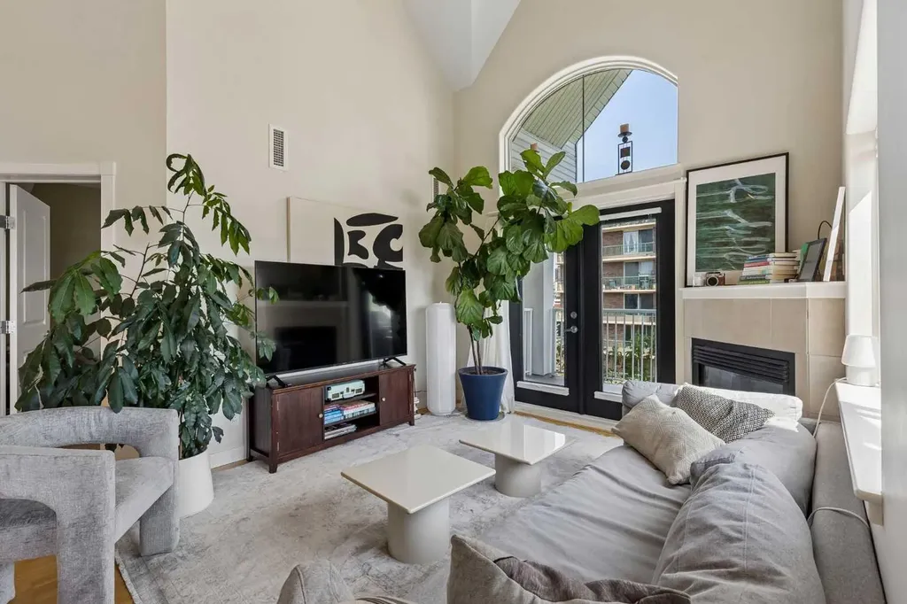 509 21 Avenue SW Calgary AB T2S 0G9