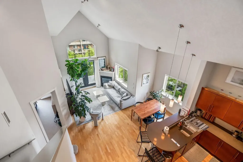 509 21 Avenue SW Calgary AB T2S 0G9