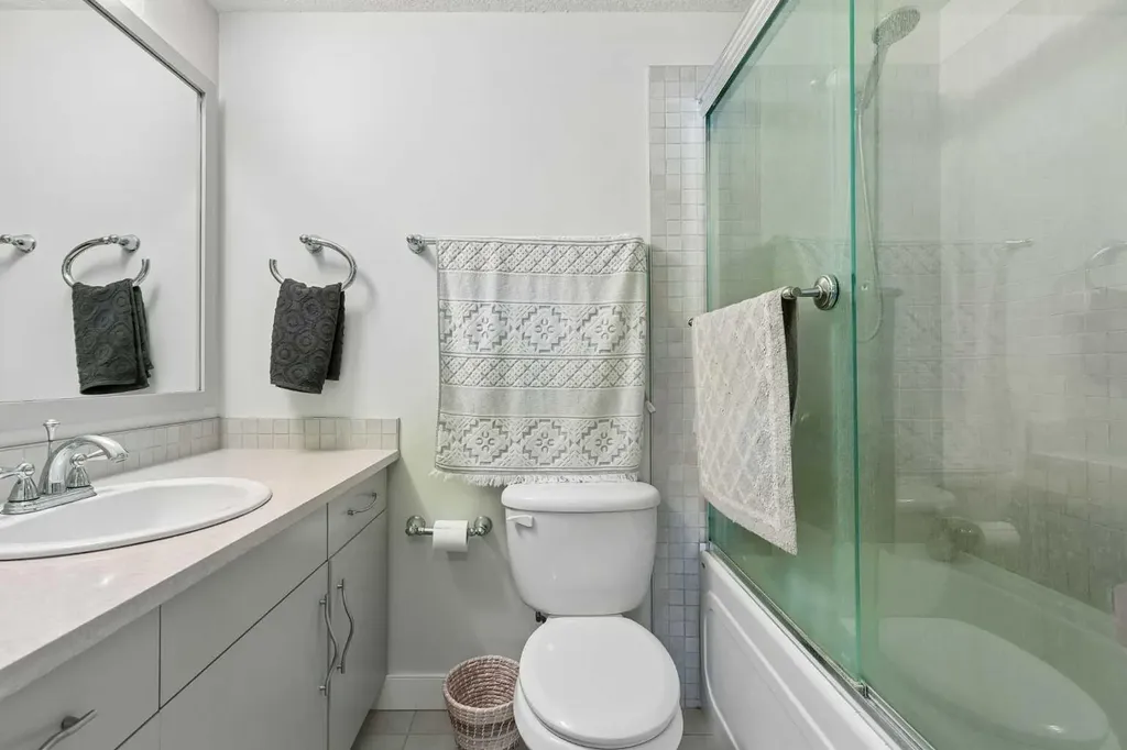 509 21 Avenue SW Calgary AB T2S 0G9