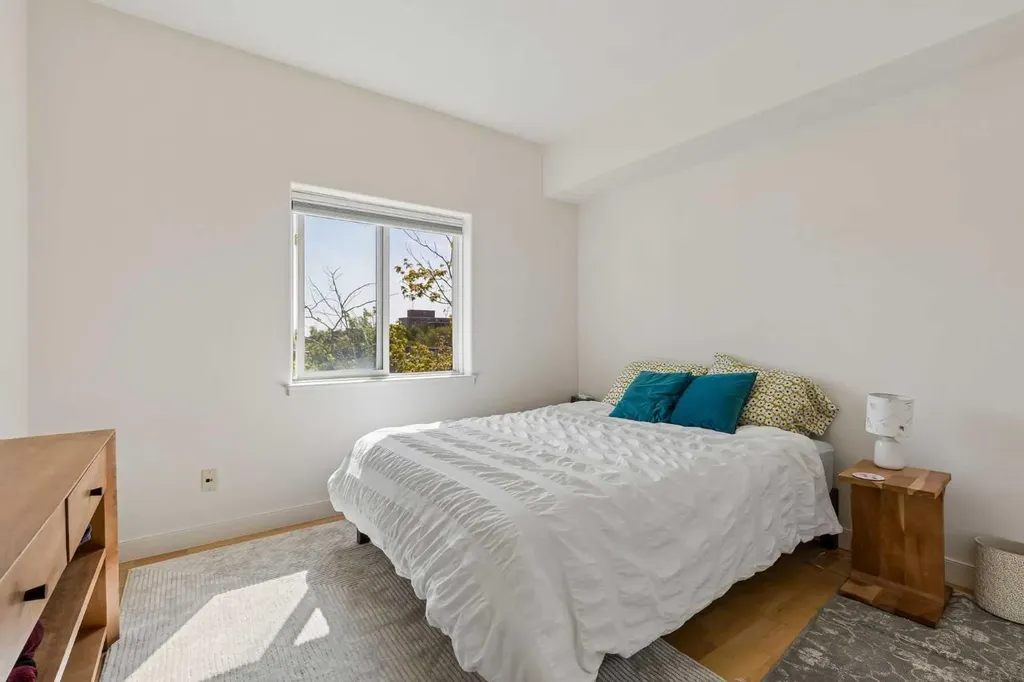 509 21 Avenue SW Calgary AB T2S 0G9