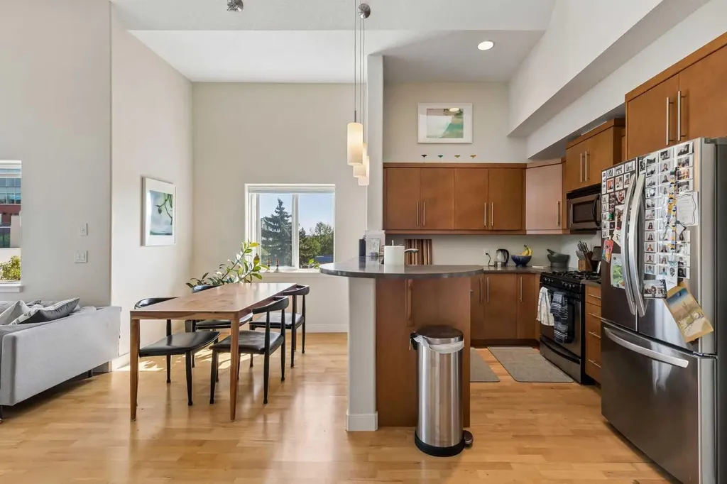 509 21 Avenue SW Calgary AB T2S 0G9