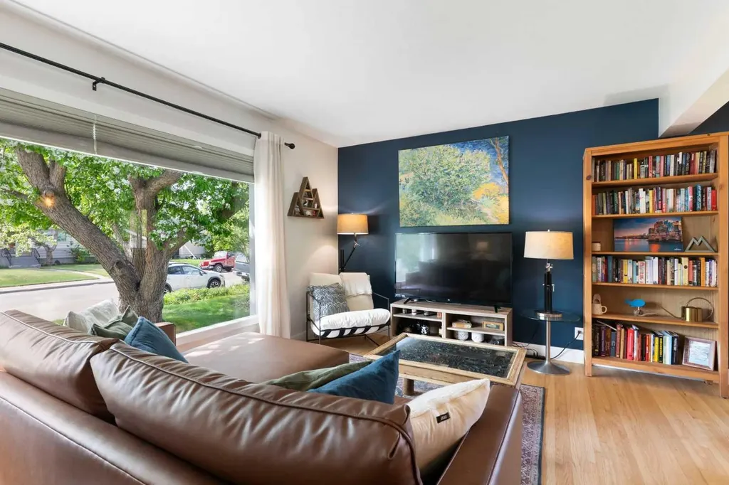 14 Montrose Crescent NE Calgary AB T2E 5N9