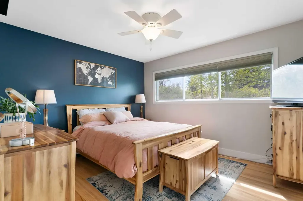 14 Montrose Crescent NE Calgary AB T2E 5N9