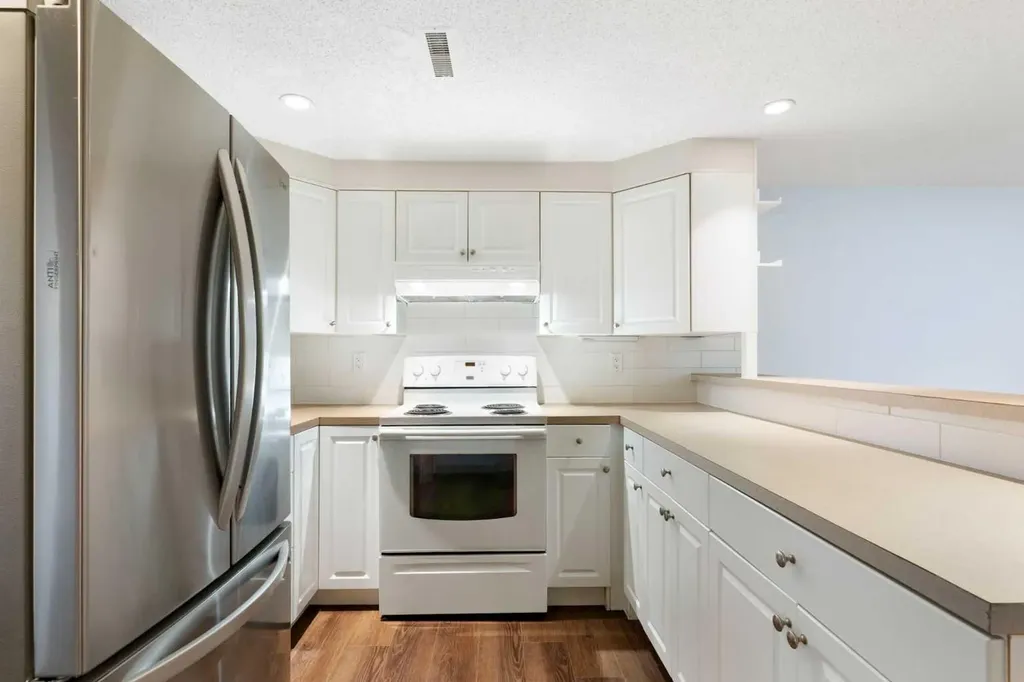 14 Montrose Crescent NE Calgary AB T2E 5N9