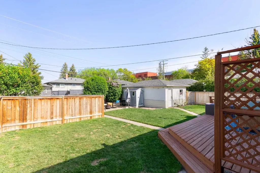 14 Montrose Crescent NE Calgary AB T2E 5N9