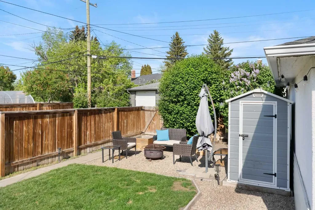 14 Montrose Crescent NE Calgary AB T2E 5N9