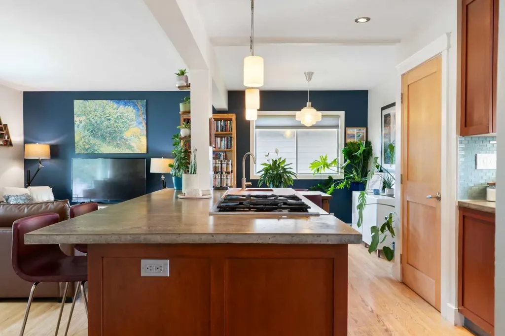 14 Montrose Crescent NE Calgary AB T2E 5N9