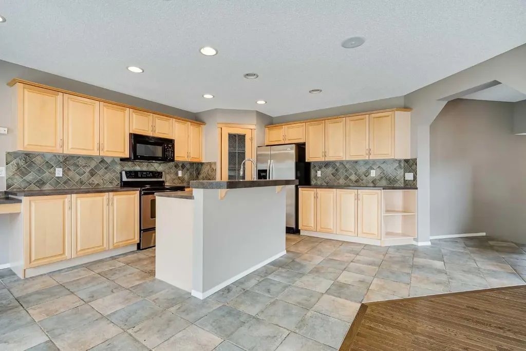 34 Kincora Drive NW Calgary AB T3R 1K8