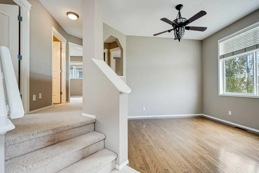 34 Kincora Drive NW Calgary AB T3R 1K8