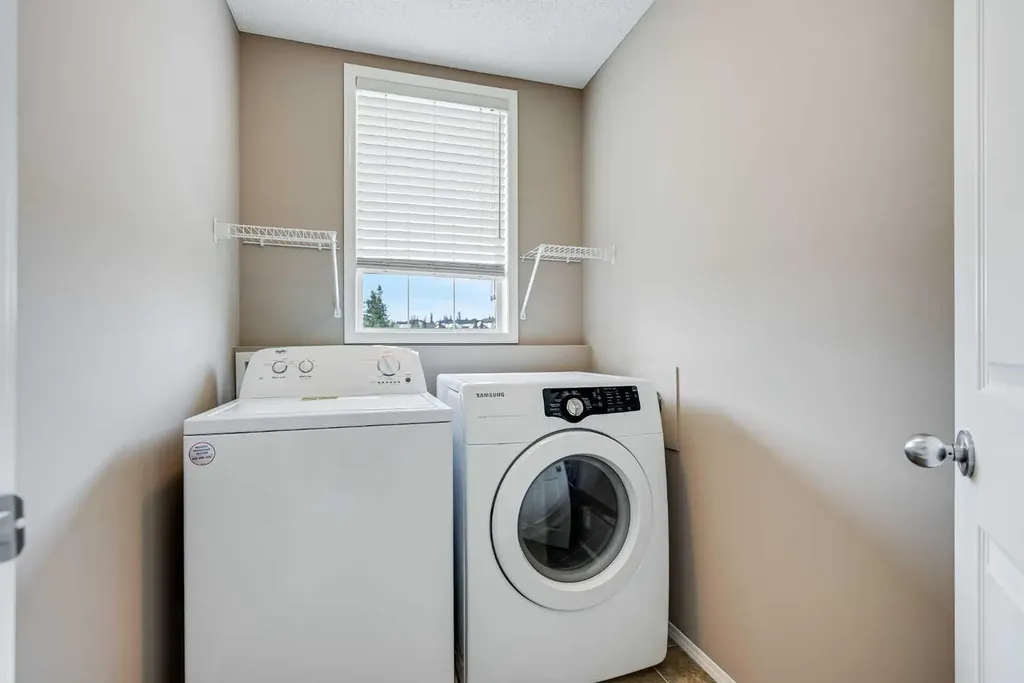 34 Kincora Drive NW Calgary AB T3R 1K8