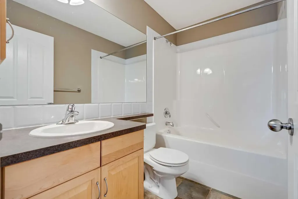 34 Kincora Drive NW Calgary AB T3R 1K8