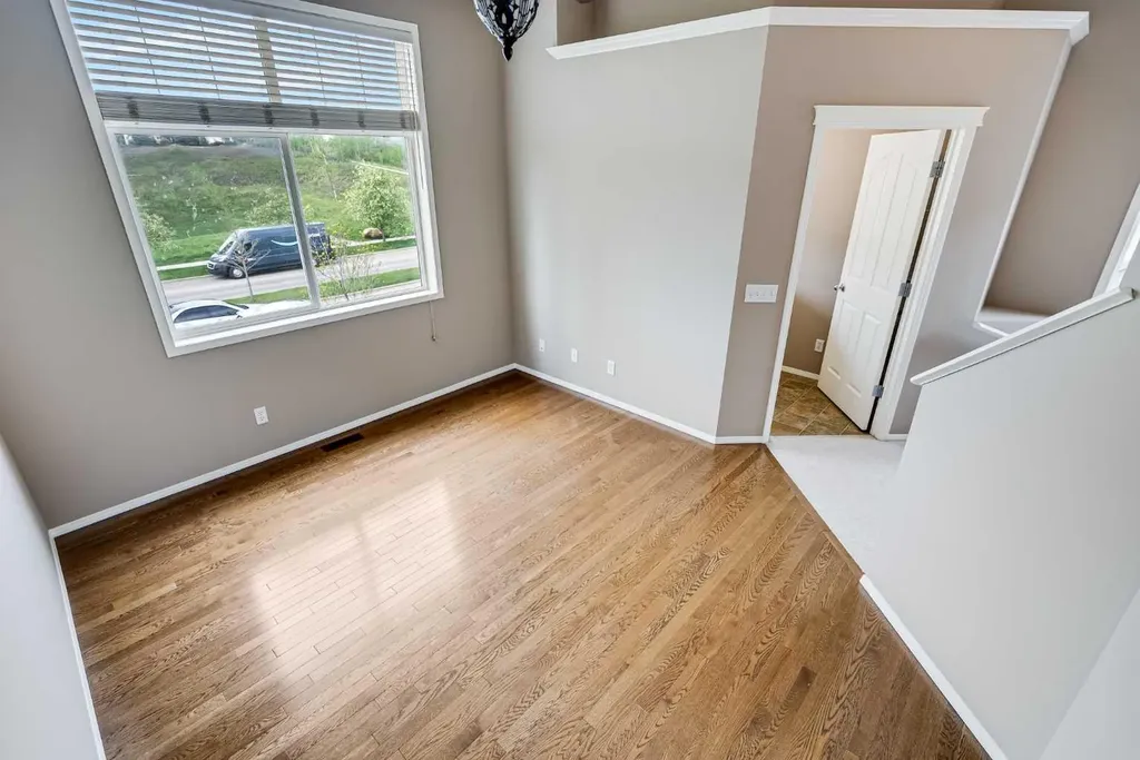 34 Kincora Drive NW Calgary AB T3R 1K8