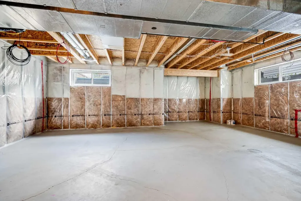 34 Kincora Drive NW Calgary AB T3R 1K8