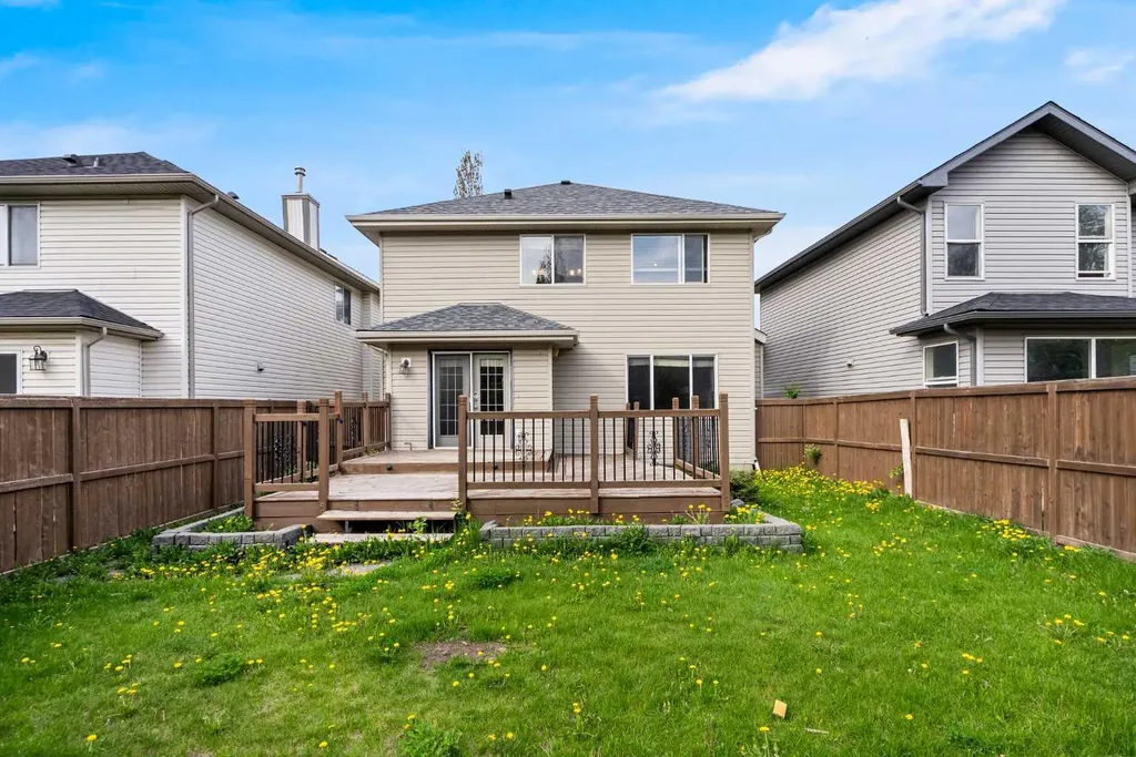 34 Kincora Drive NW Calgary AB T3R 1K8
