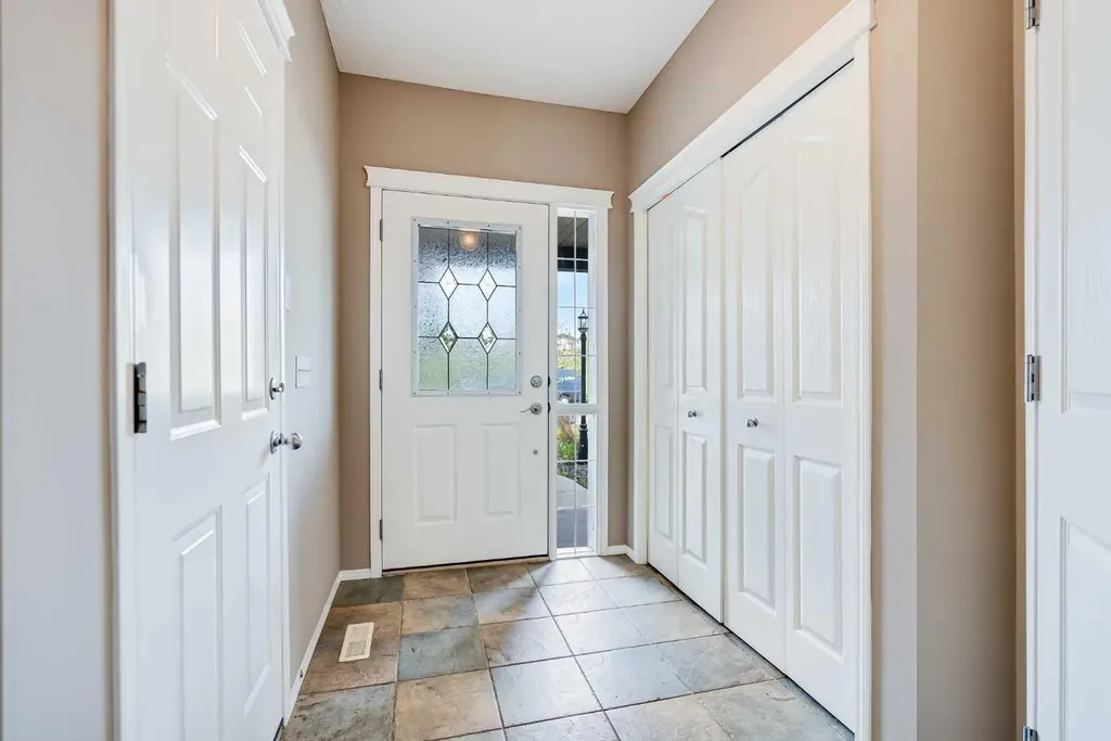 34 Kincora Drive NW Calgary AB T3R 1K8