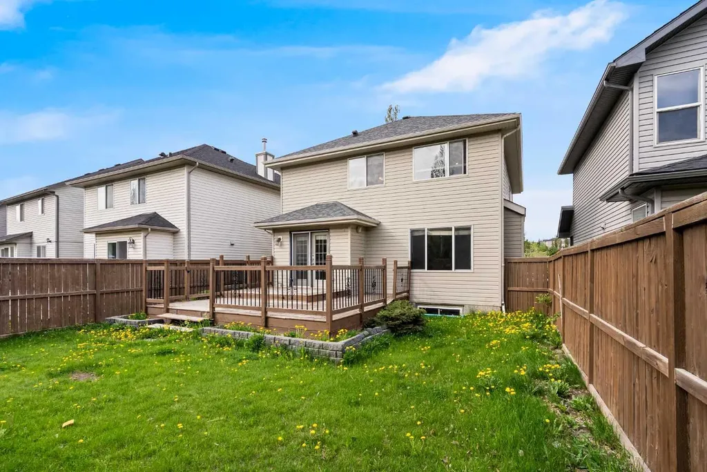 34 Kincora Drive NW Calgary AB T3R 1K8