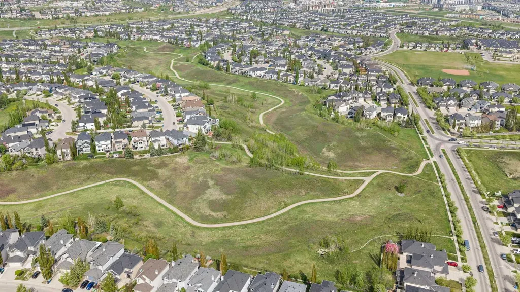 34 Kincora Drive NW Calgary AB T3R 1K8