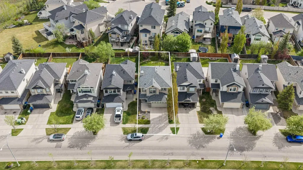 34 Kincora Drive NW Calgary AB T3R 1K8
