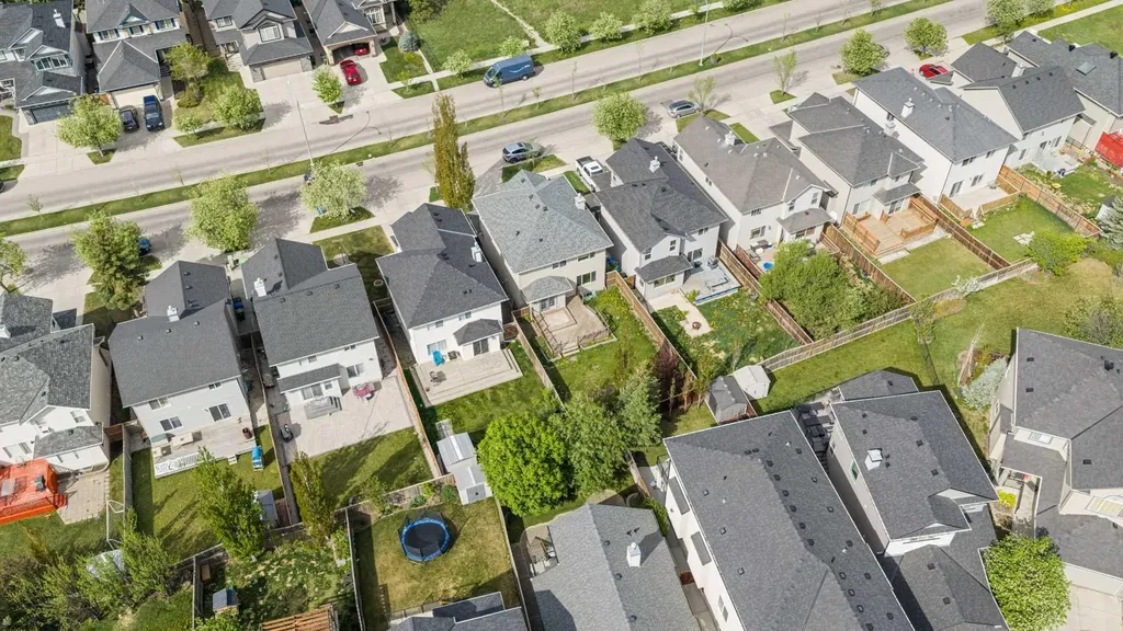 34 Kincora Drive NW Calgary AB T3R 1K8