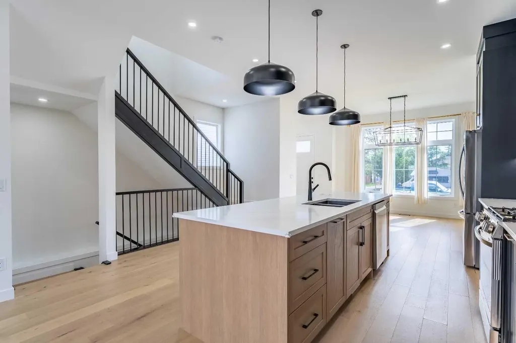 3925 74 Street NW Calgary AB T3B 2M5