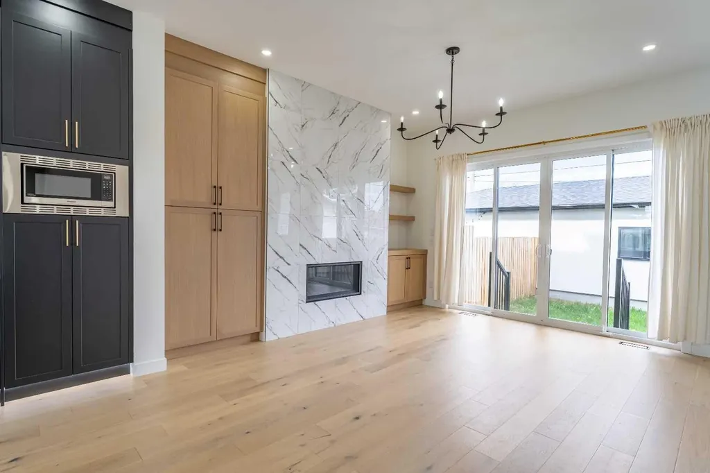 3925 74 Street NW Calgary AB T3B 2M5
