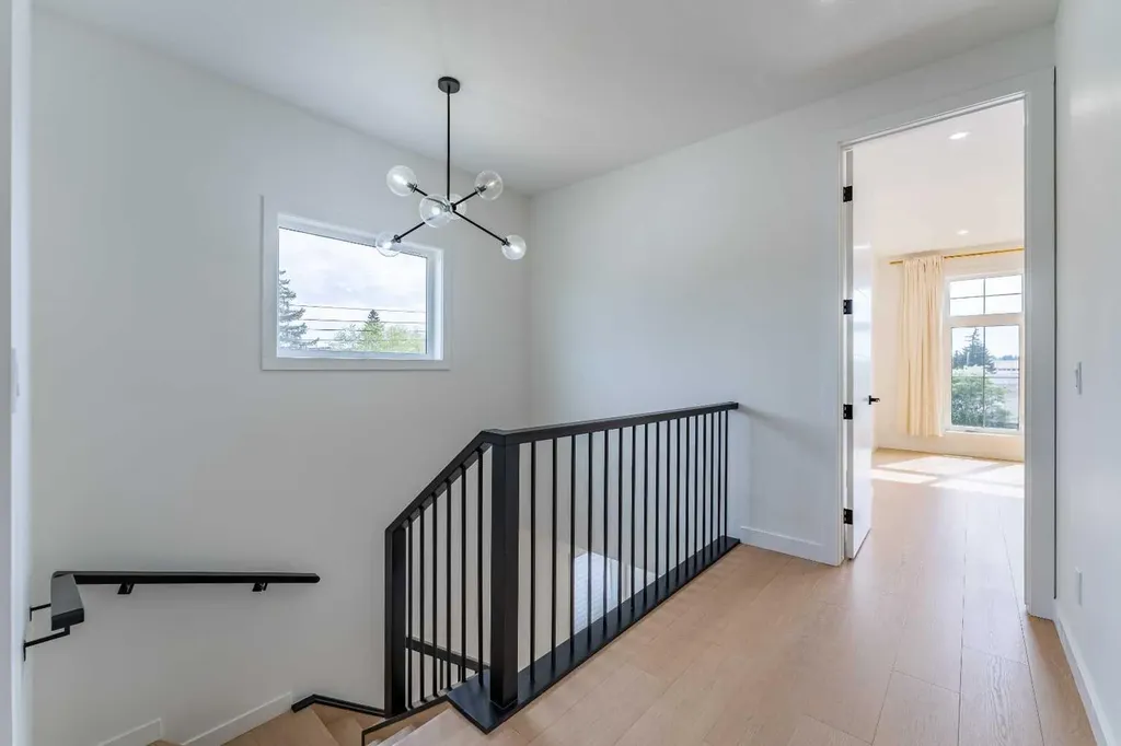 3925 74 Street NW Calgary AB T3B 2M5