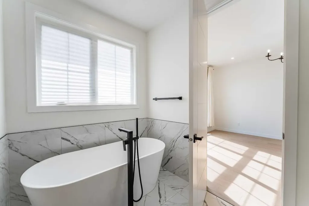 3925 74 Street NW Calgary AB T3B 2M5