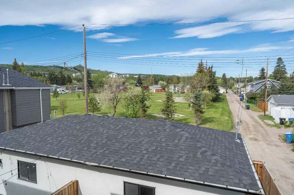 3925 74 Street NW Calgary AB T3B 2M5