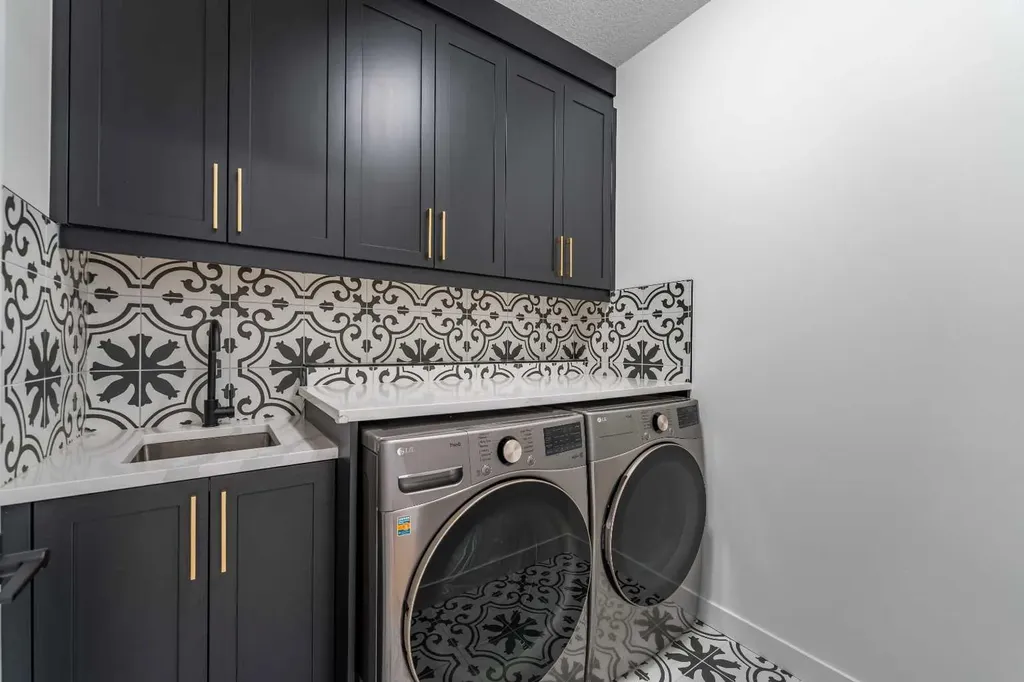 3925 74 Street NW Calgary AB T3B 2M5