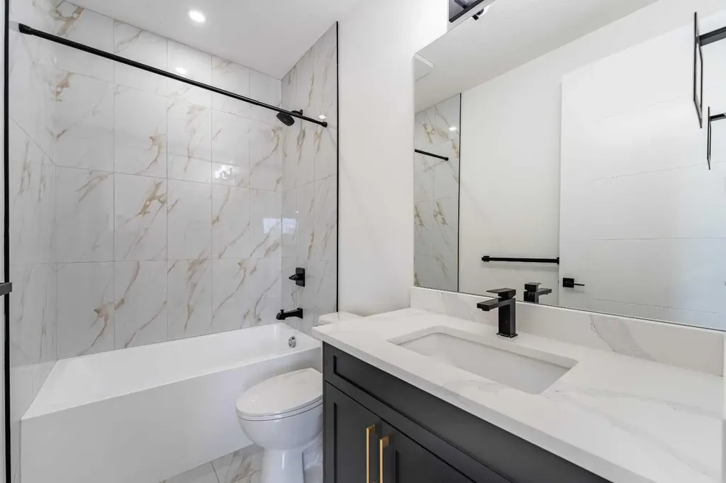 3925 74 Street NW Calgary AB T3B 2M5