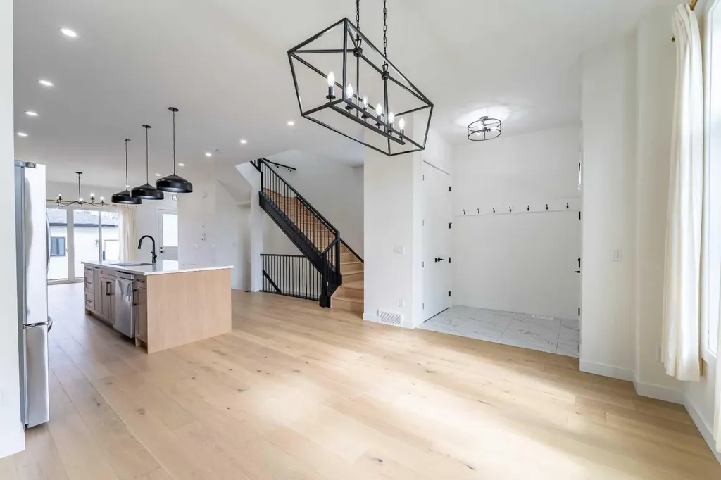 3925 74 Street NW Calgary AB T3B 2M5