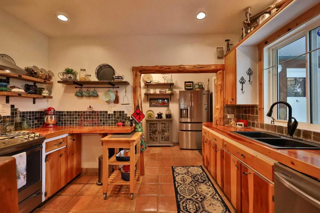 405 3 Avenue W Cardston AB T0K 0K0