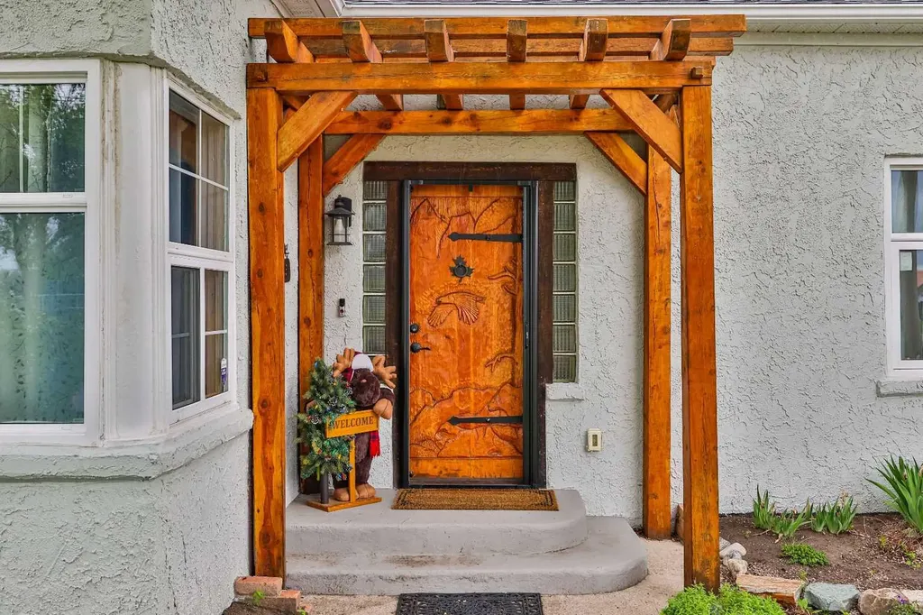 405 3 Avenue W Cardston AB T0K 0K0