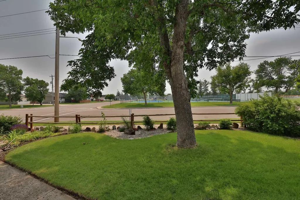 405 3 Avenue W Cardston AB T0K 0K0