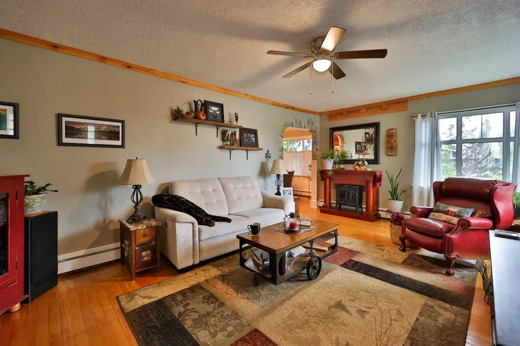 405 3 Avenue W Cardston AB T0K 0K0