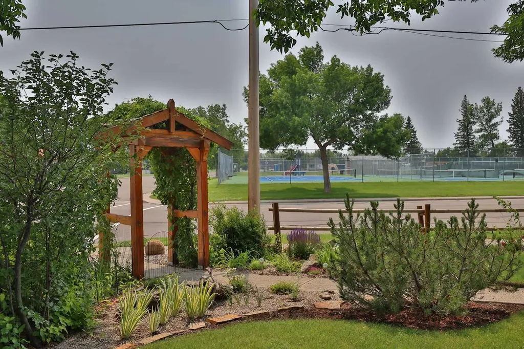 405 3 Avenue W Cardston AB T0K 0K0
