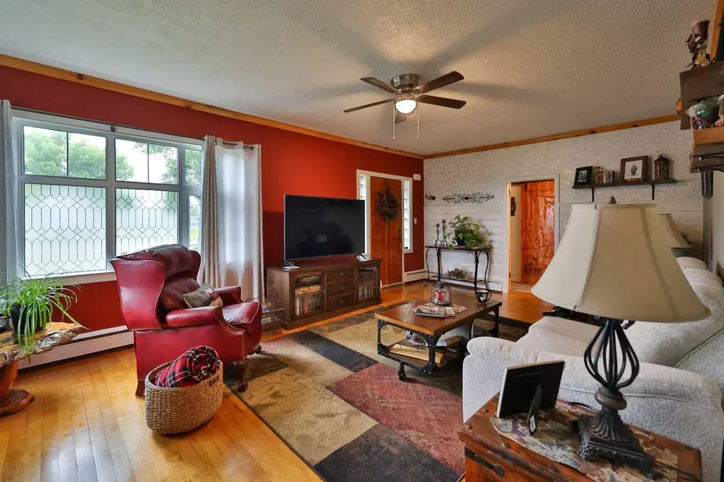 405 3 Avenue W Cardston AB T0K 0K0