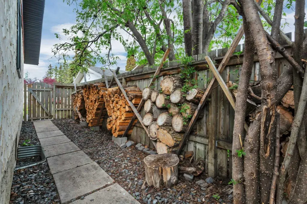 31 Macfarlane Avenue Red Deer AB T4N 5S9