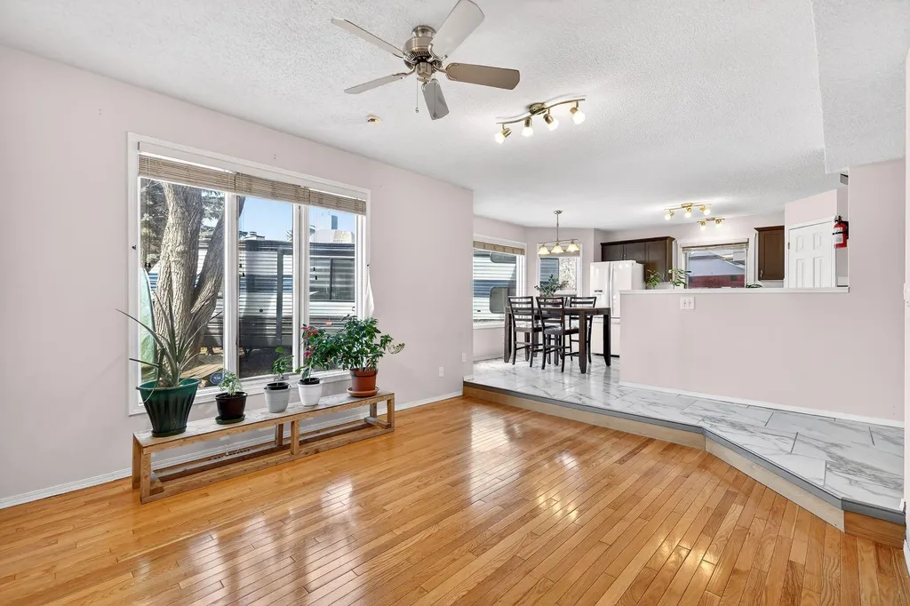 29 Sundown Way SE Calgary AB T2X 3B8