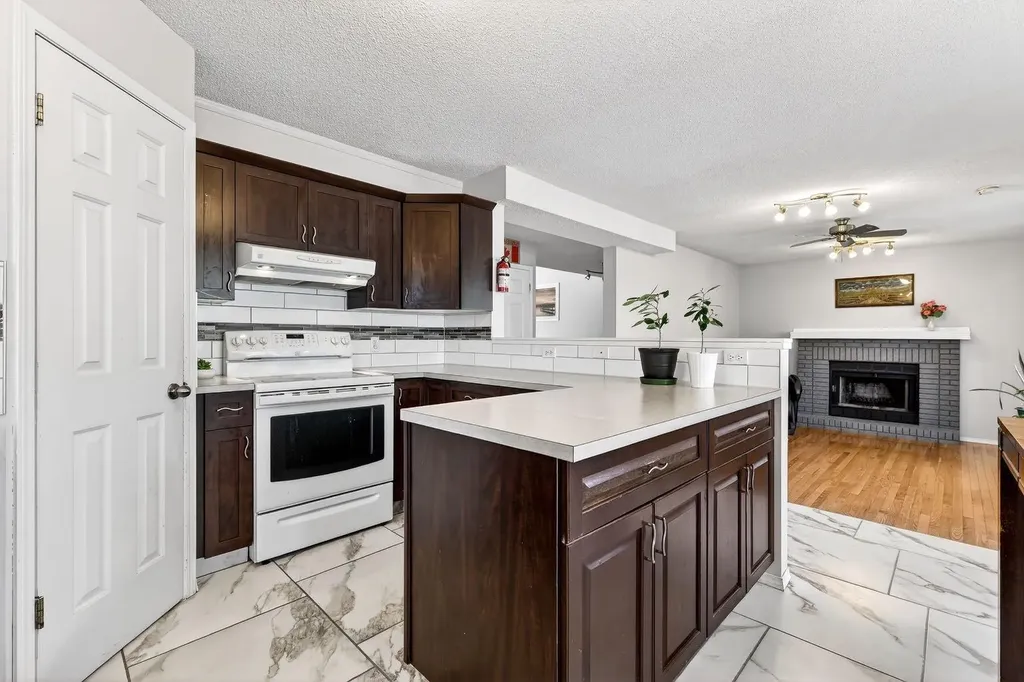 29 Sundown Way SE Calgary AB T2X 3B8