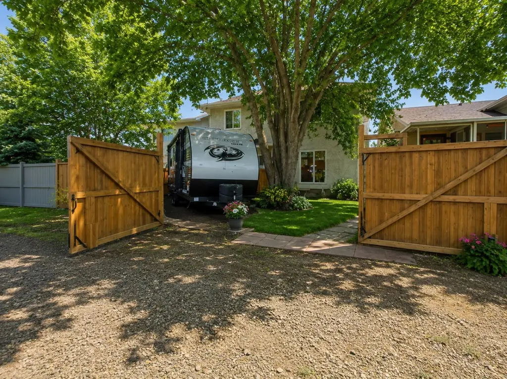 29 Sundown Way SE Calgary AB T2X 3B8