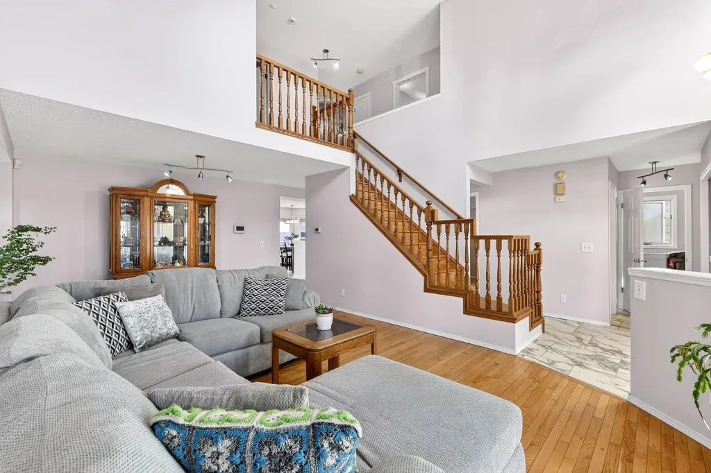 29 Sundown Way SE Calgary AB T2X 3B8