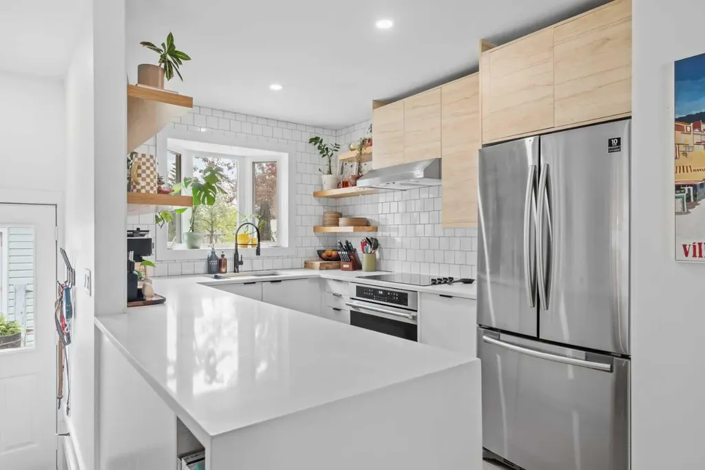 240 Lynnview Way SE Calgary AB T2C 1T6