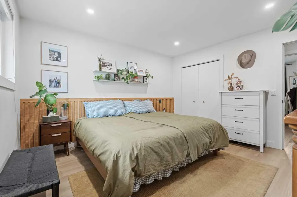 240 Lynnview Way SE Calgary AB T2C 1T6