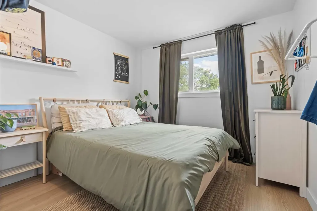 240 Lynnview Way SE Calgary AB T2C 1T6