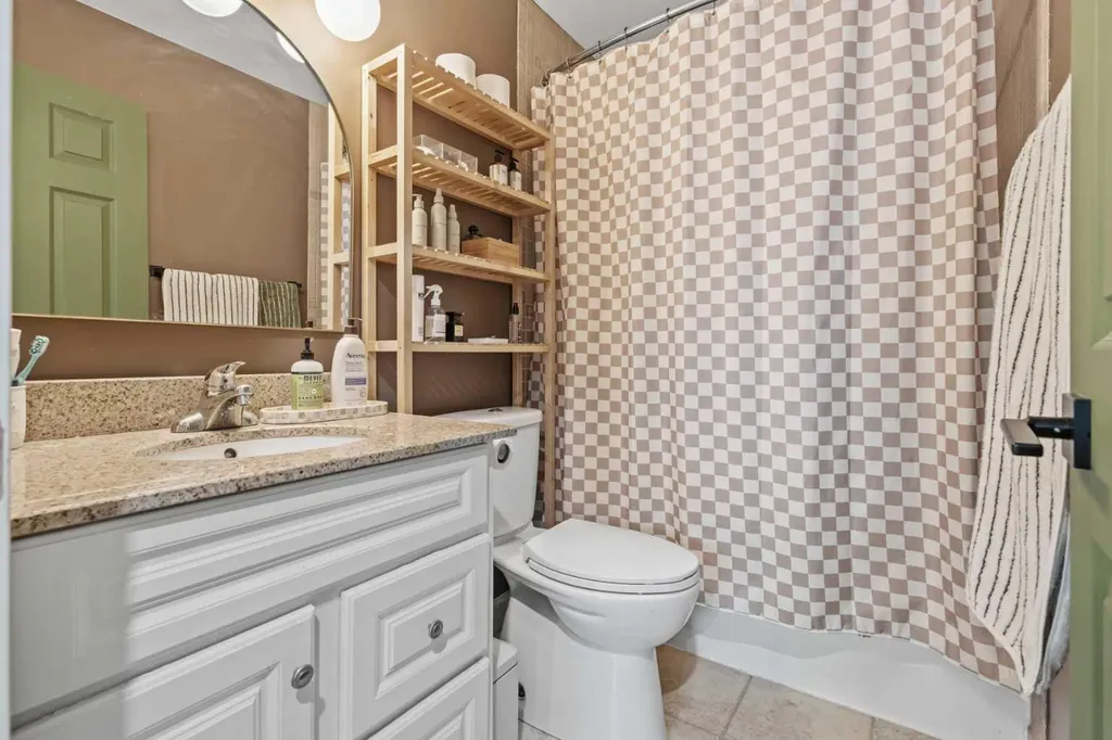 240 Lynnview Way SE Calgary AB T2C 1T6
