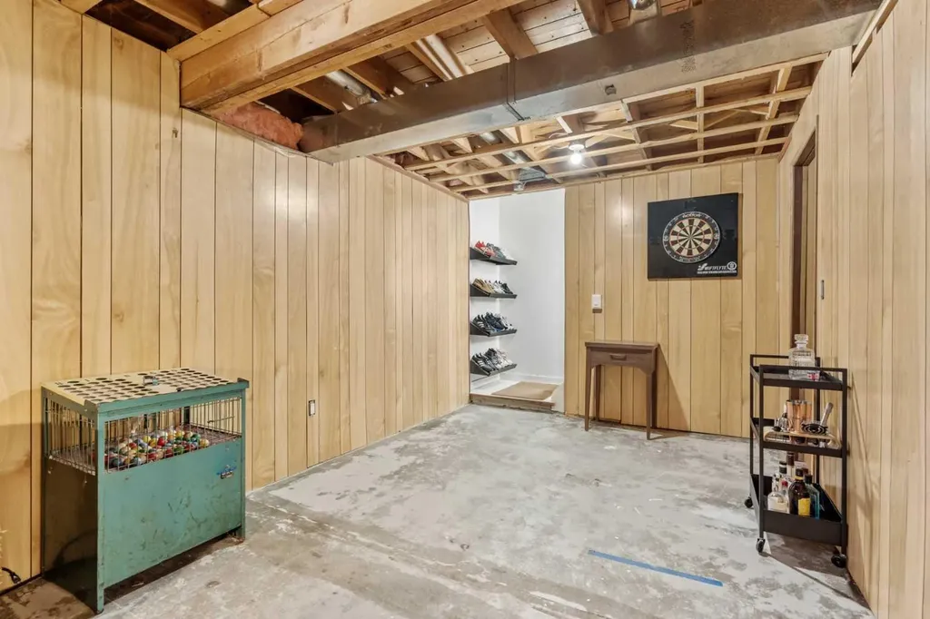 240 Lynnview Way SE Calgary AB T2C 1T6