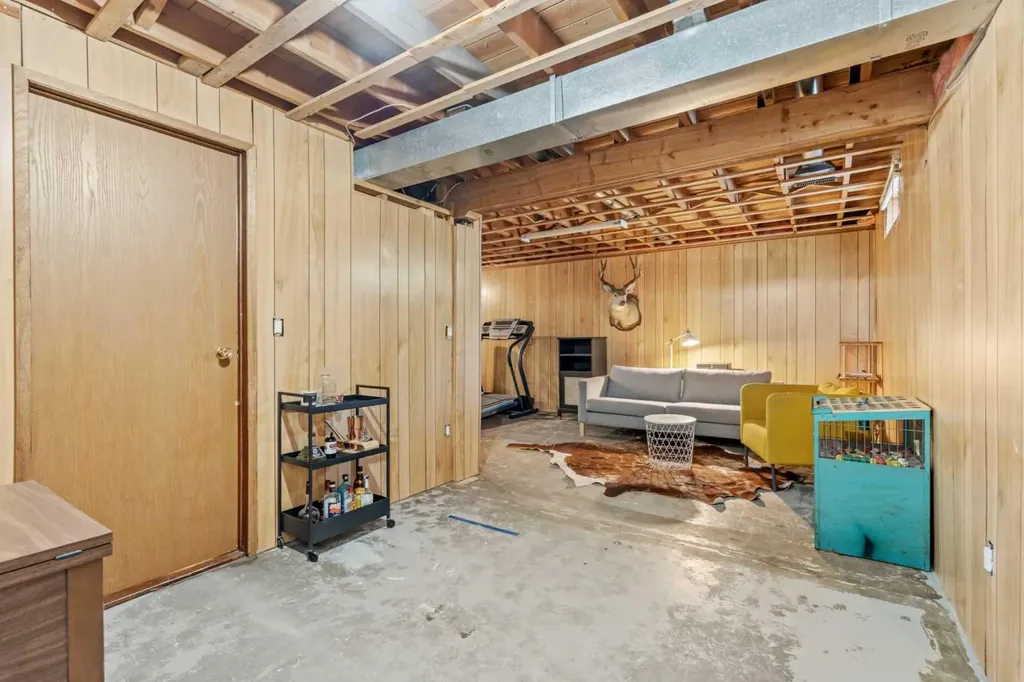 240 Lynnview Way SE Calgary AB T2C 1T6