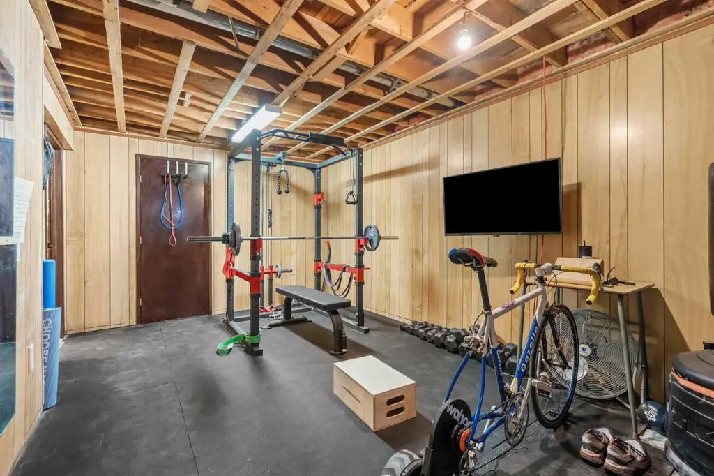 240 Lynnview Way SE Calgary AB T2C 1T6