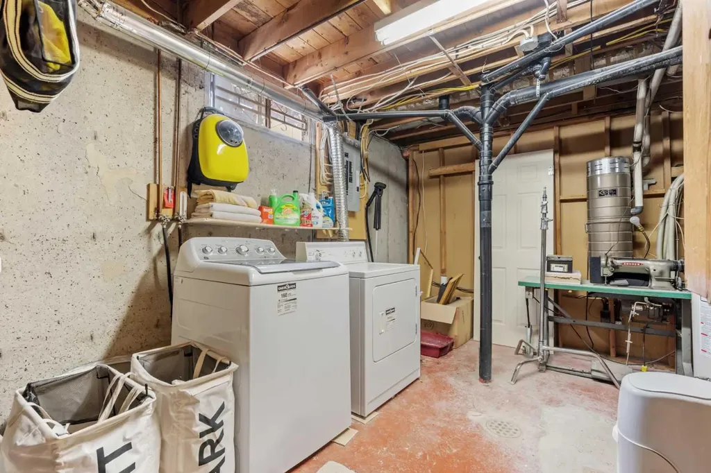 240 Lynnview Way SE Calgary AB T2C 1T6